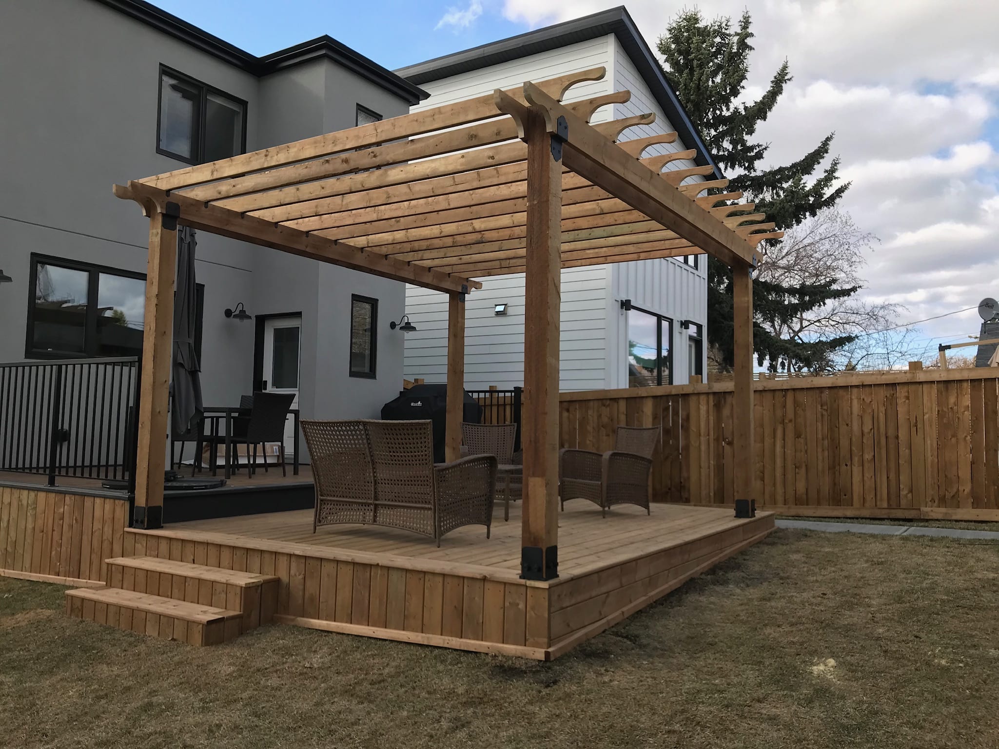 Holyrood-Pergola-and-Wood-Deck1