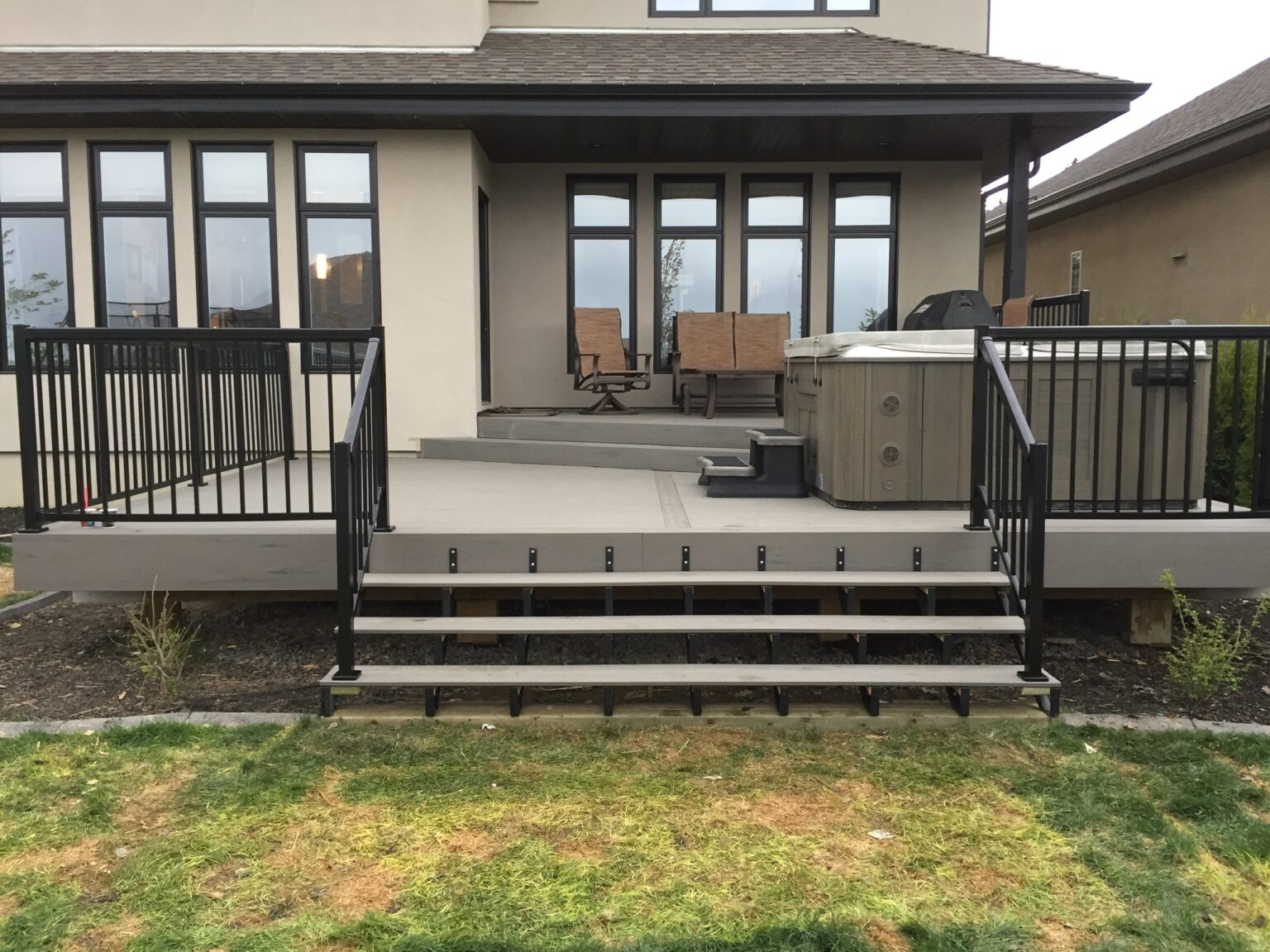 Fiberon Composite Deck – Border is Sanctuary Colour Earl Grey Colour ...